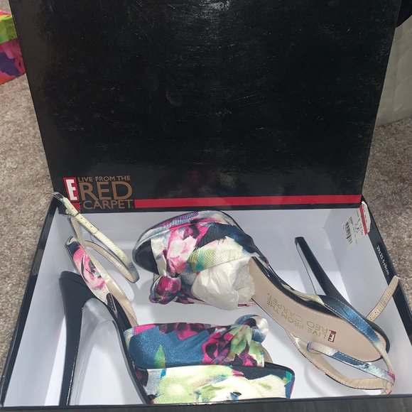 floral heels - Picture 1 of 3